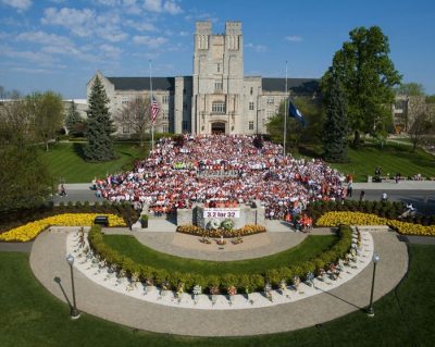 Runners gather at the end of the event for the group photo.