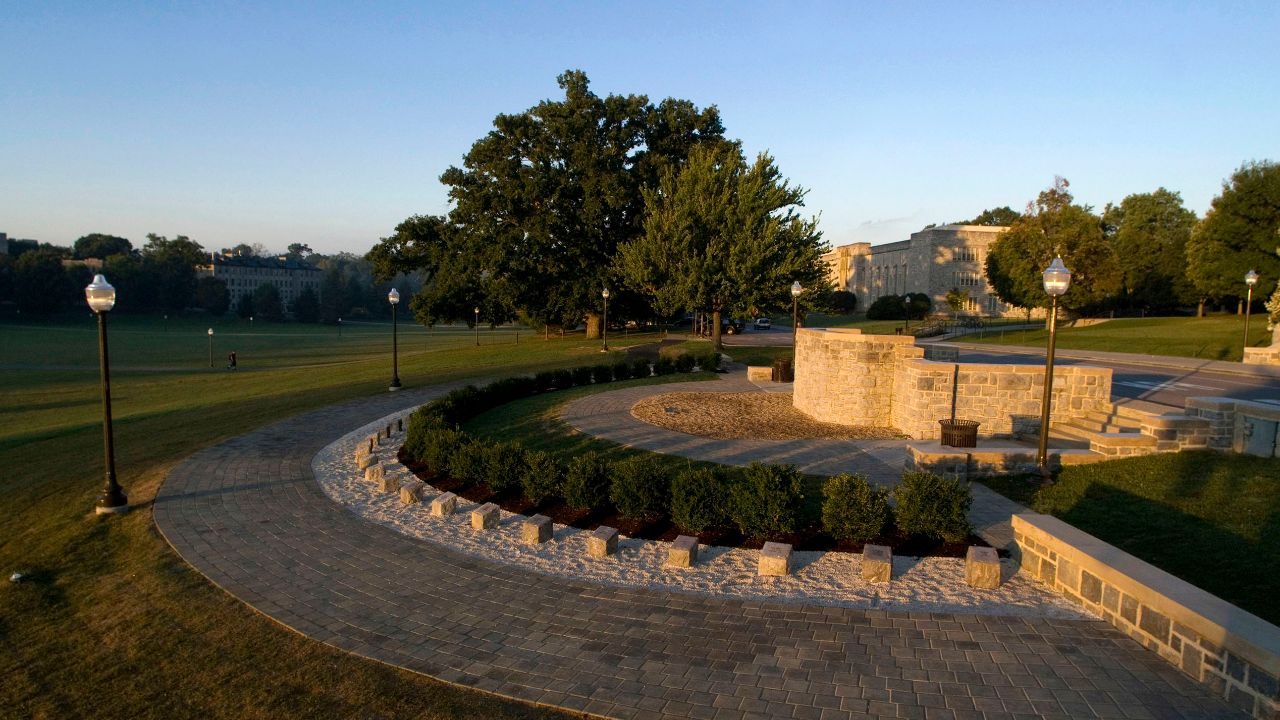 https://www.weremember.vt.edu/content/weremember_vt_edu/en/april-16-memorial/jcr:content/content/adaptiveimage_145249.transform/xl-medium/image.jpg